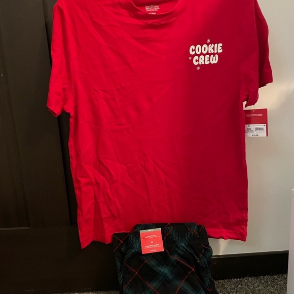 Red Cookie Crew T-Shirt - Picture 1 of 3